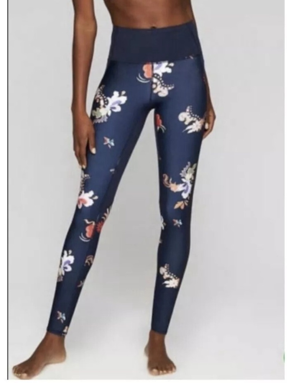 Athleta Navy paisley floral High Rise Gilded Tux Chatauanga tights. Size M. EUC!